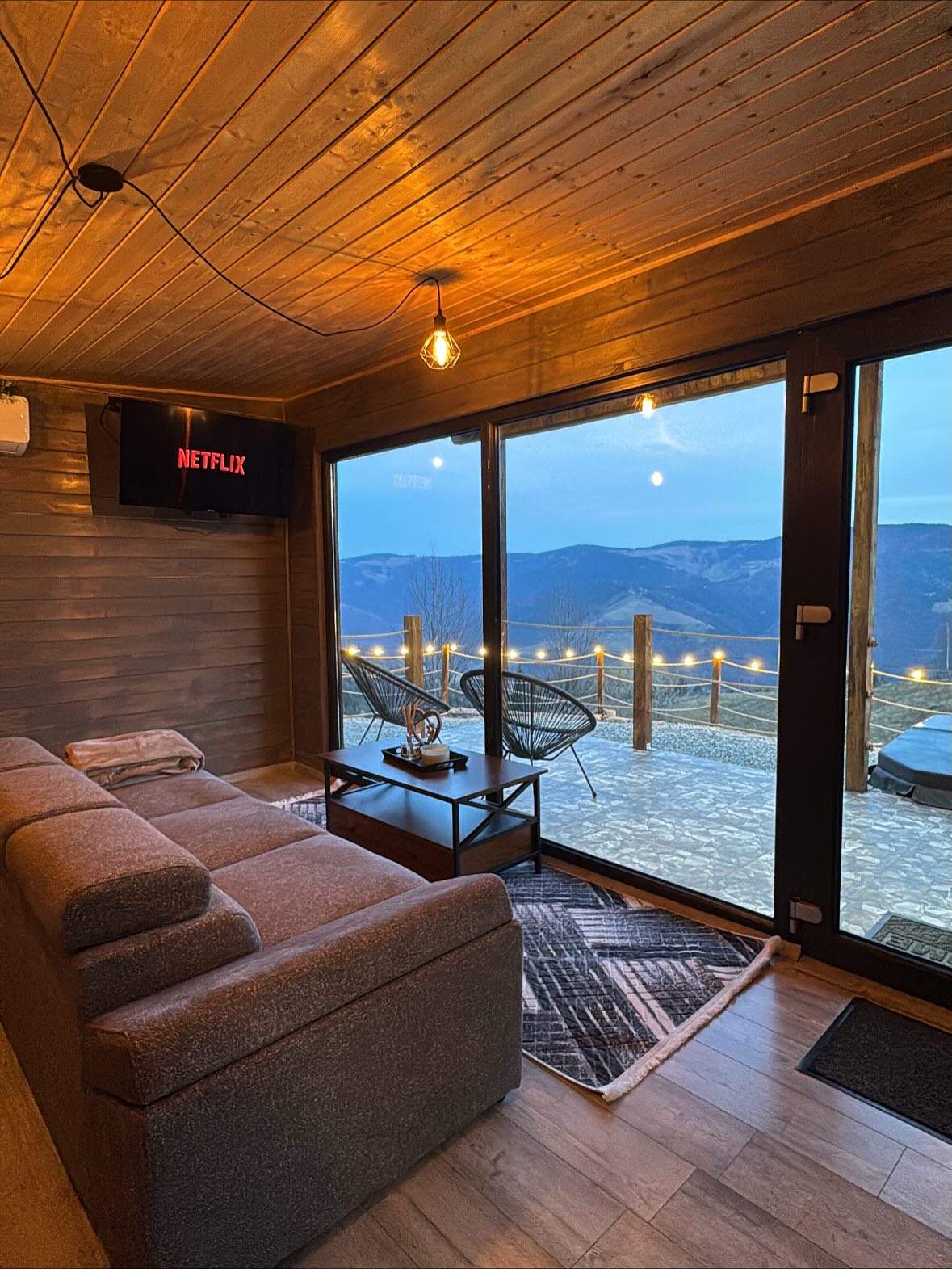 Living cu priveliște panoramică